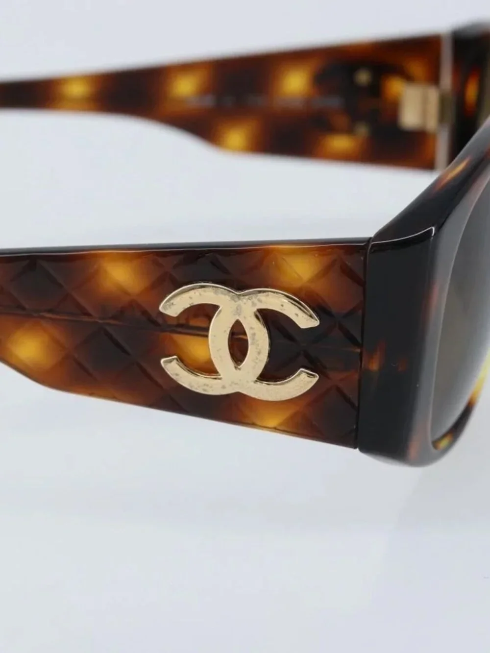 CHANEL brand	chanel color	brown