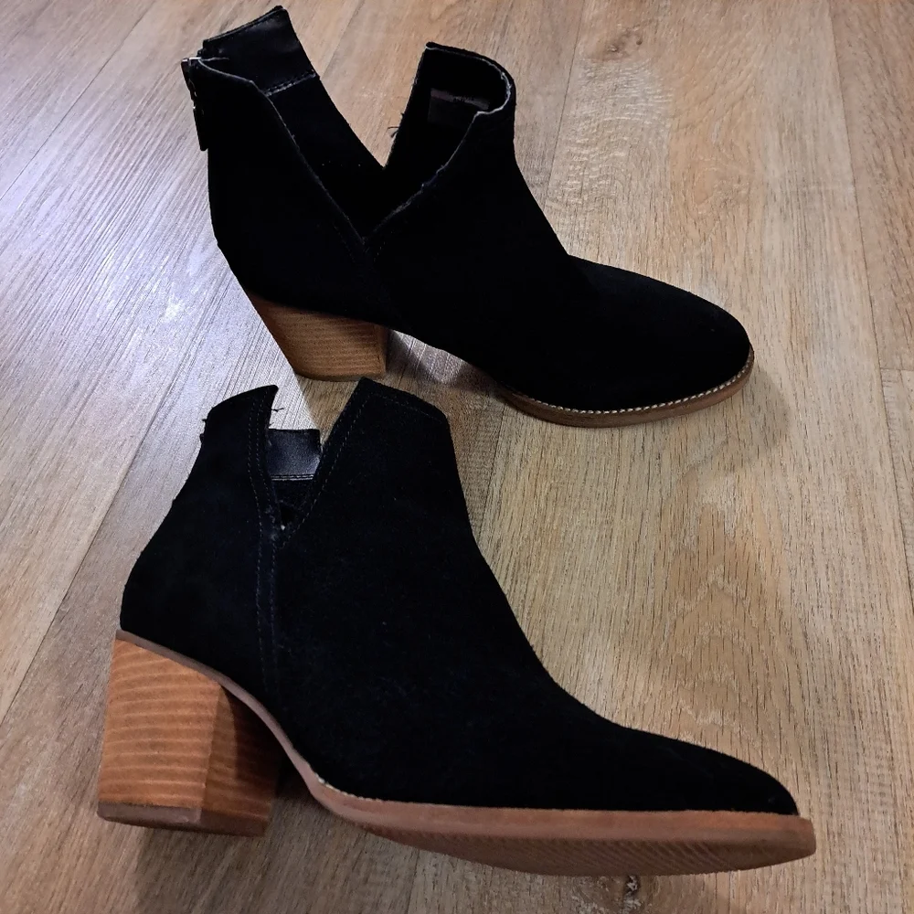 Aqua sleek black