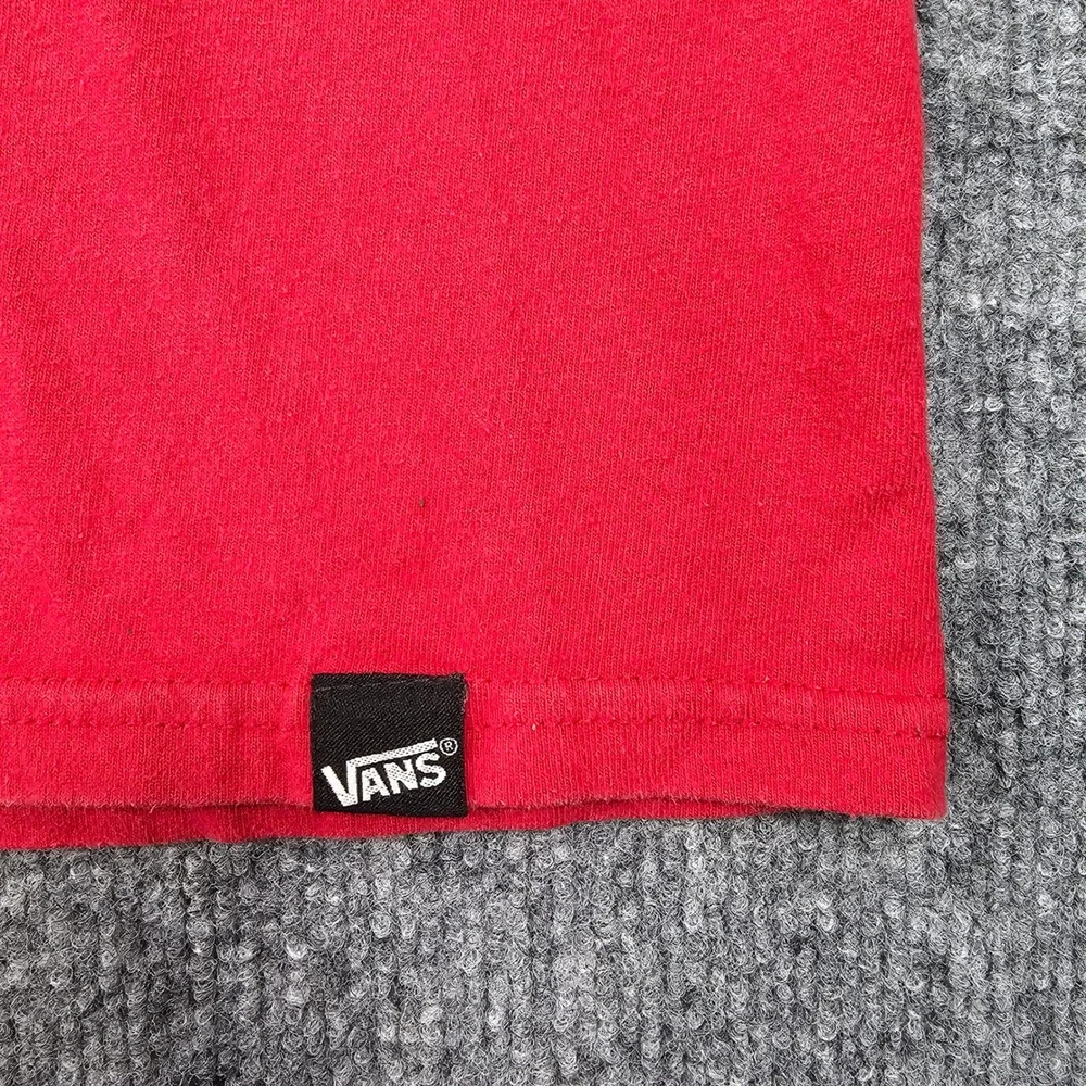 Vans fits ensure apparel