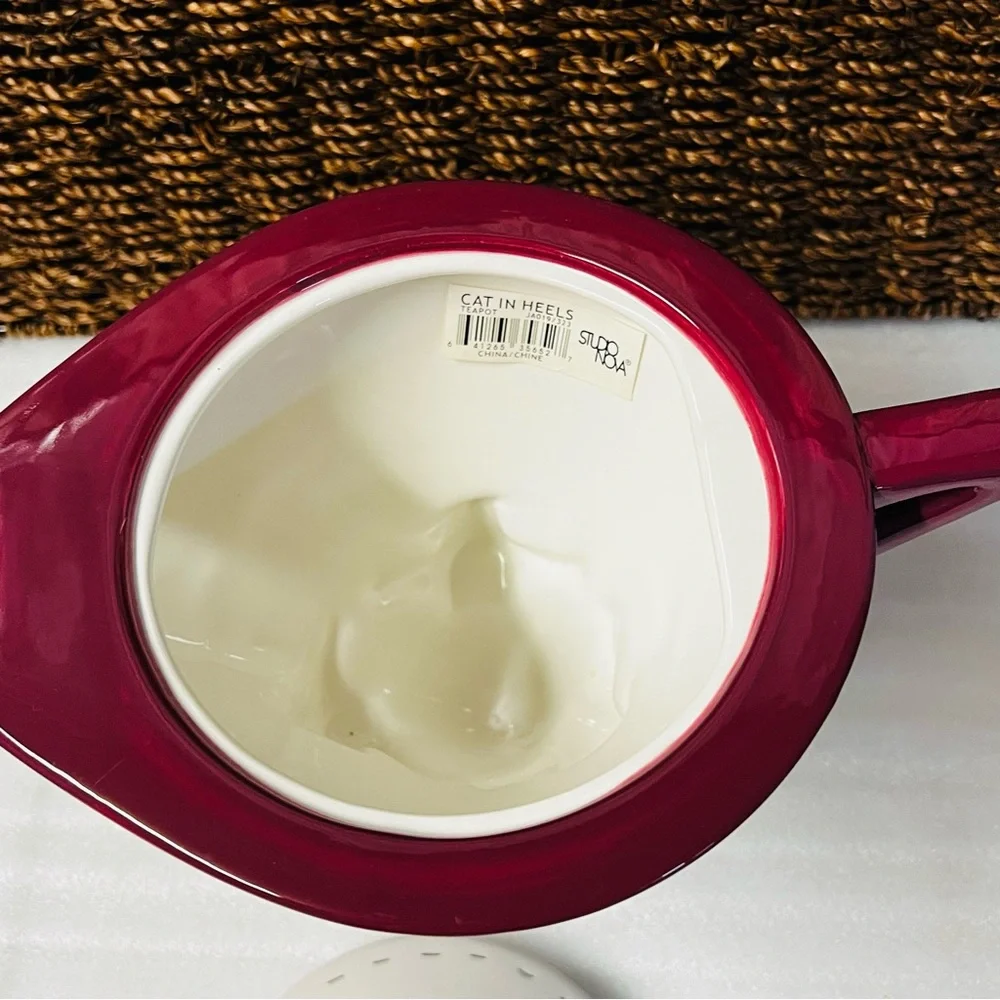 Studio Nova Cats in Heels Ceramic Teapot with Mouse Lid Handle