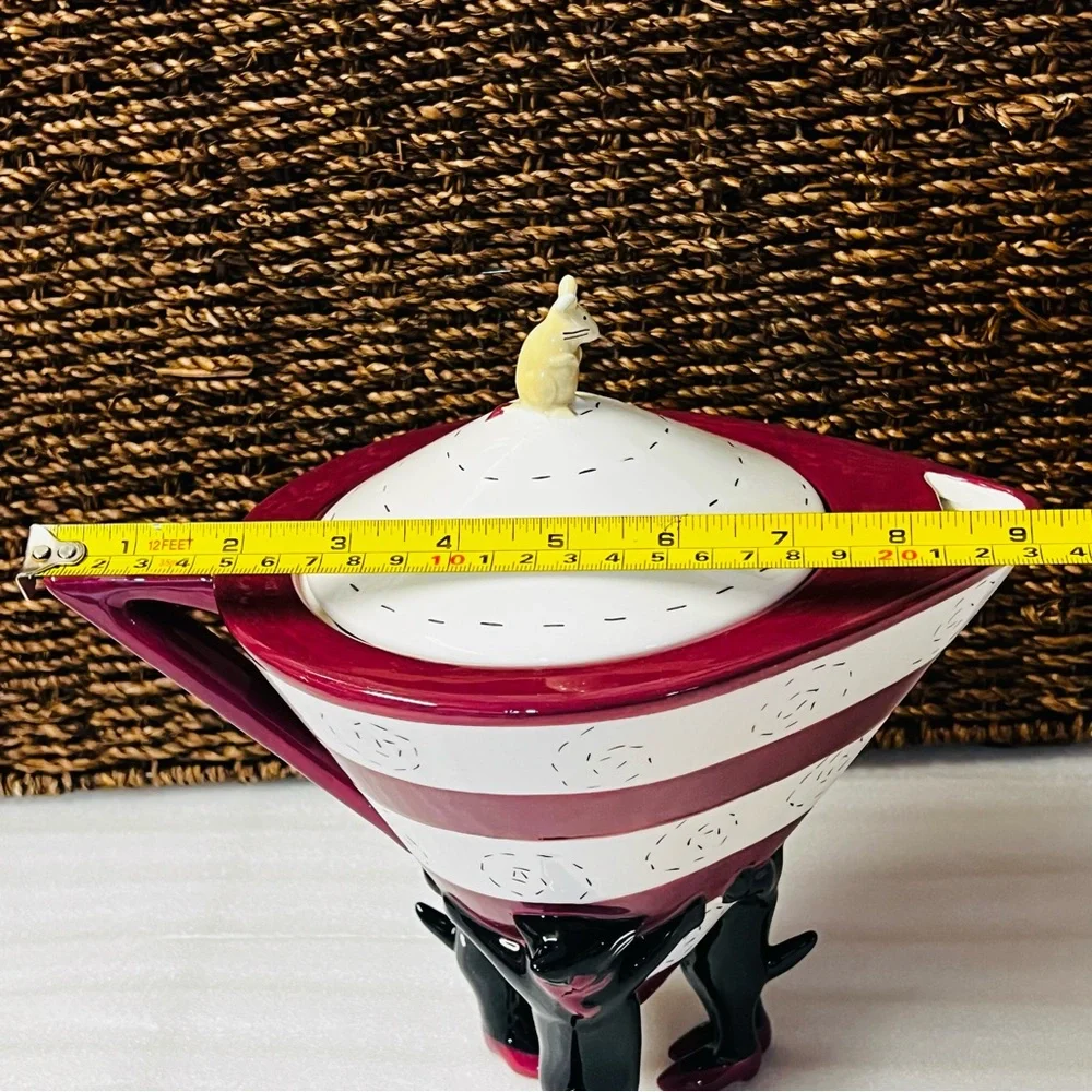 Studio Nova Cats in Heels Ceramic Teapot with Mouse Lid Handle