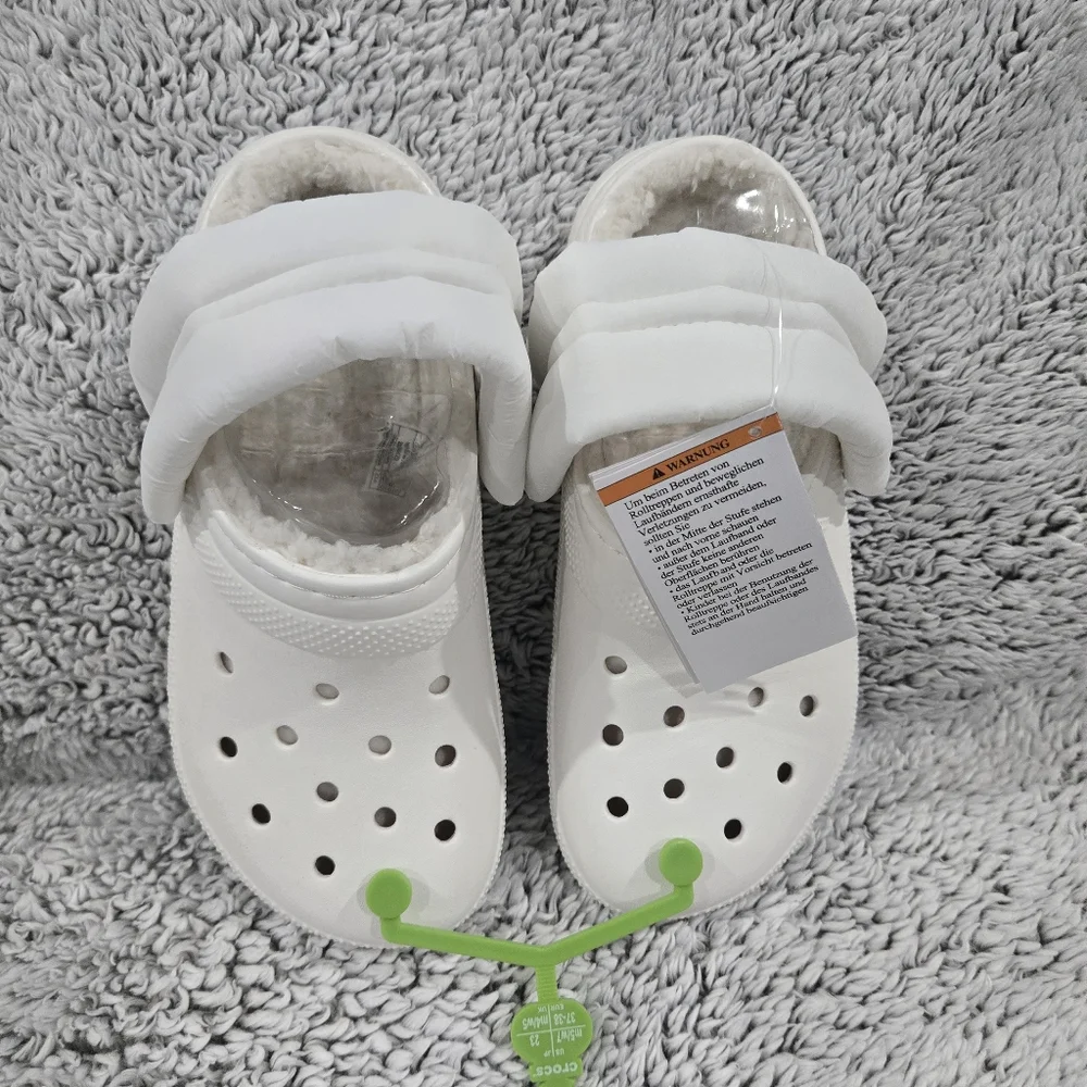 CROCS comfortable lined