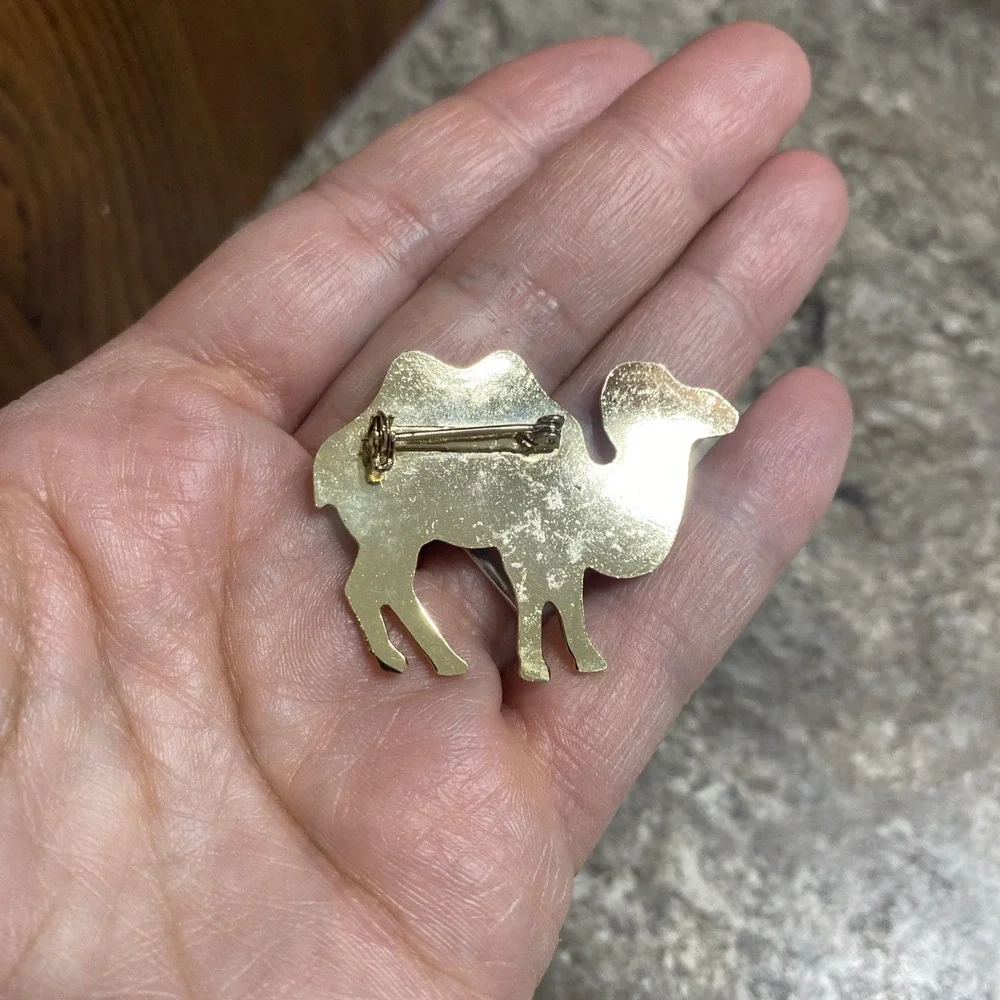 Goldtone Camel Pin Lapel Jacket  Hat    Masonic Knights Of‎ Templar 2 Inches