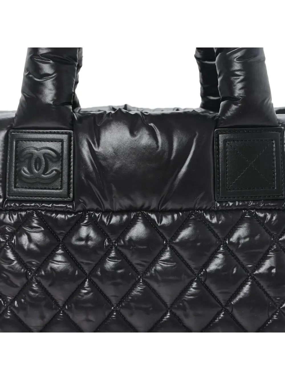 CHANEL indulge timeless