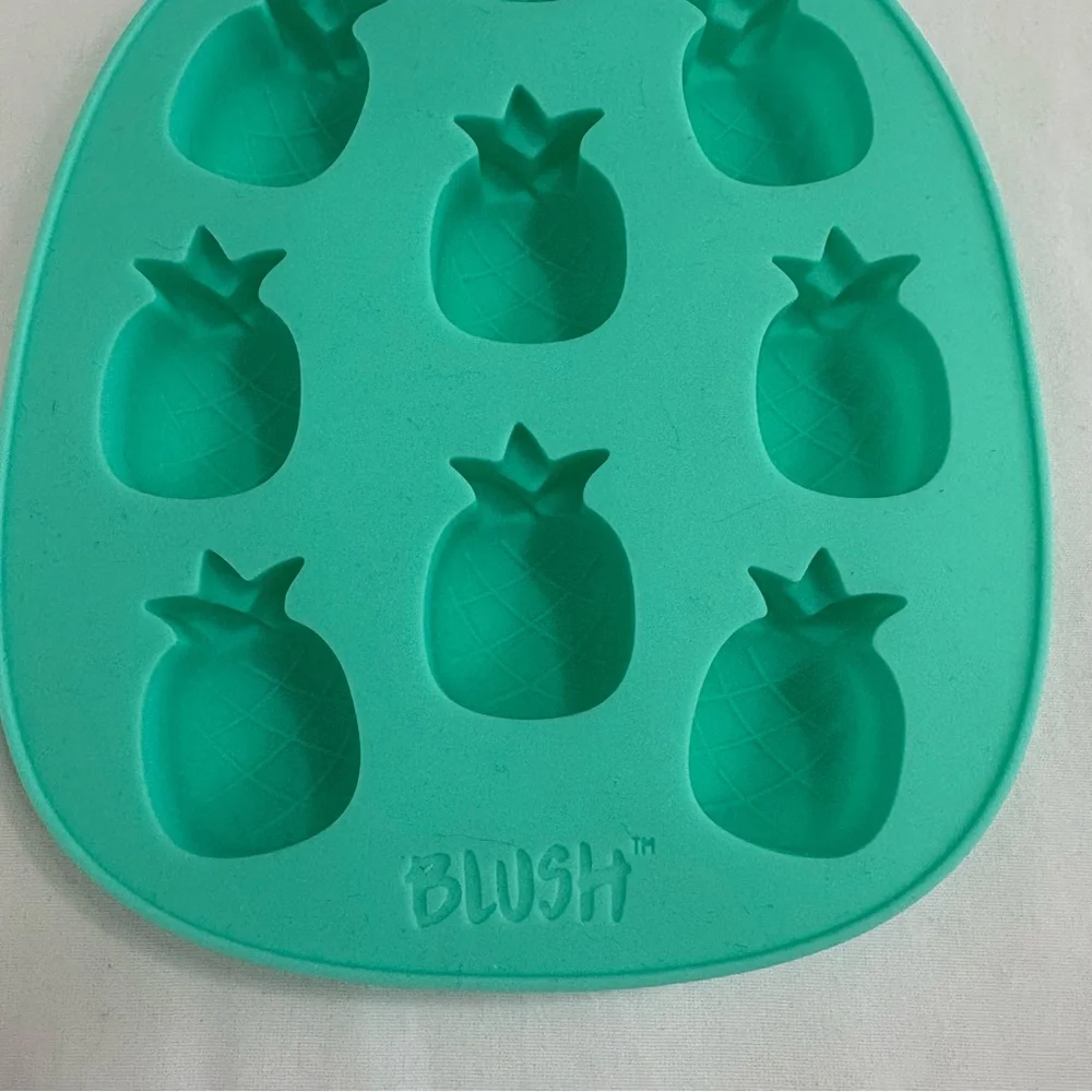 Blush Silicone Pineapple Shape Ice Cube‎ Mold Tray Green NWT