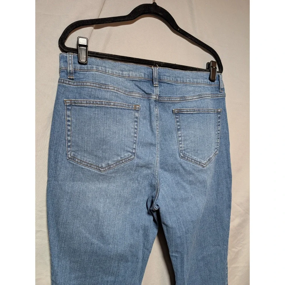 Studio by D&Co Women's Light Wash Patchwork Straight Leg Jeans QVC Comfort 16‎