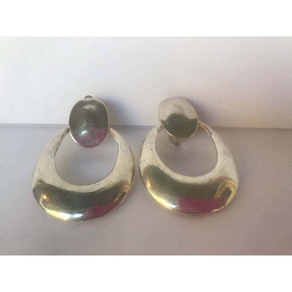 The Unbranded Brand dangle earrings