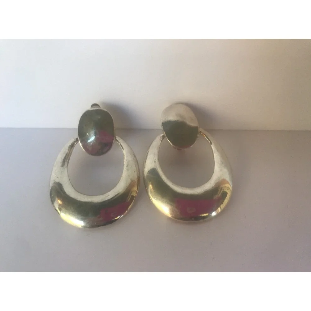 The Unbranded Brand dangle earrings