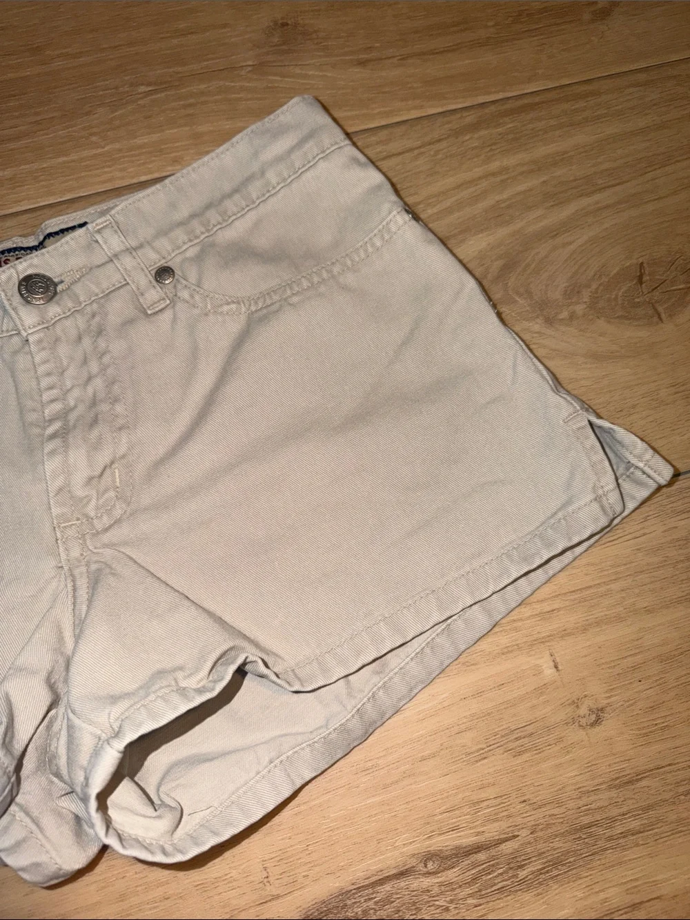 Paris Blues Cream low-Rise khaki shorts y2k style size 1