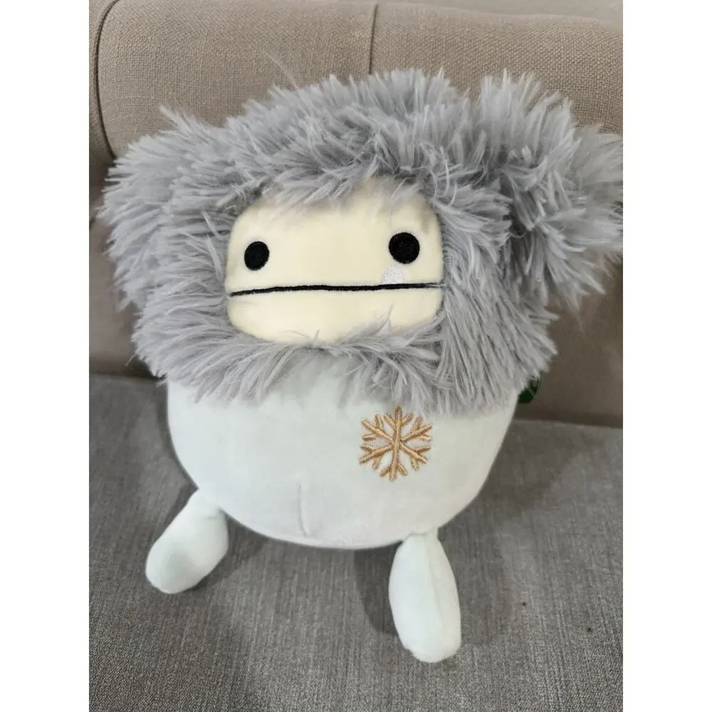 Squishmallows Evita Winter Bigfoot‎ Plush Snowflake Holiday