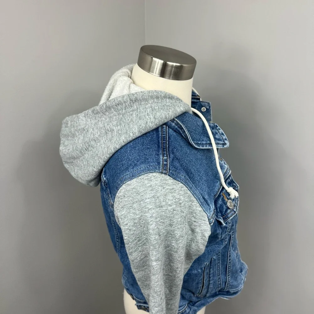 Levis size small
