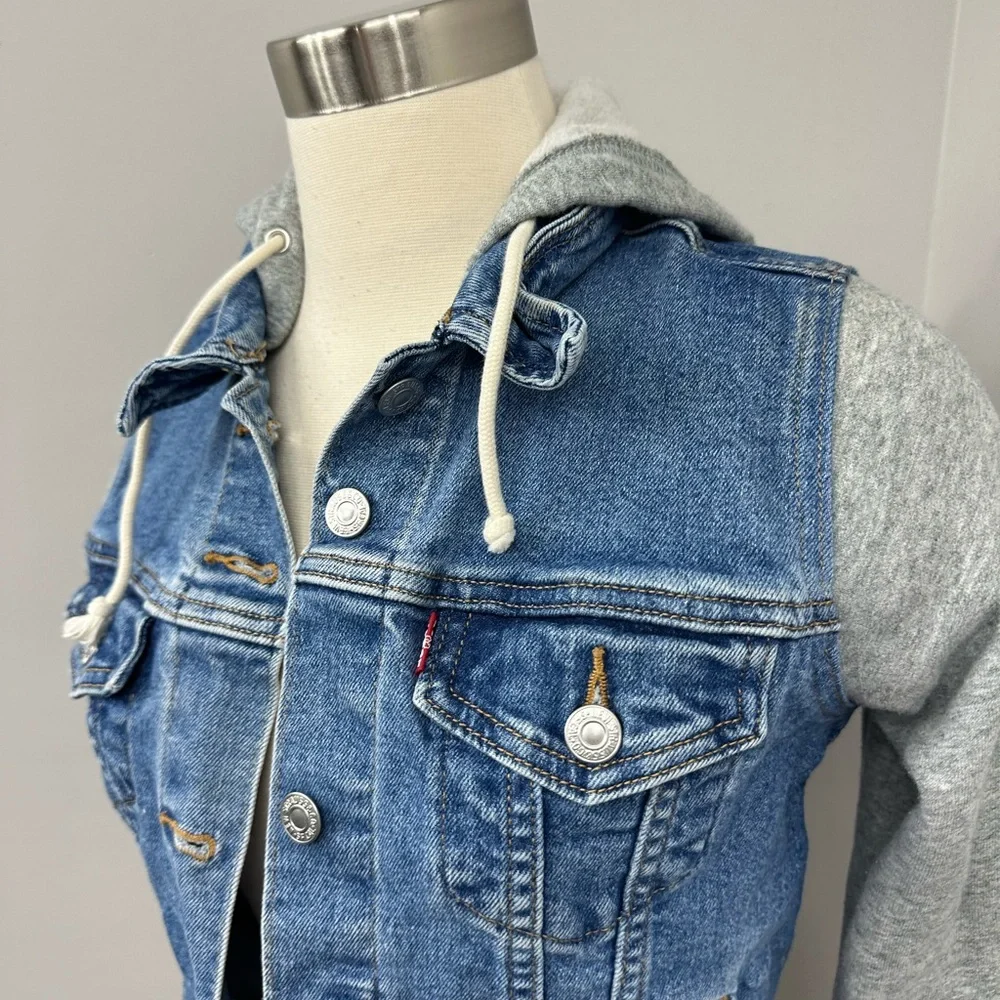 Levis size small