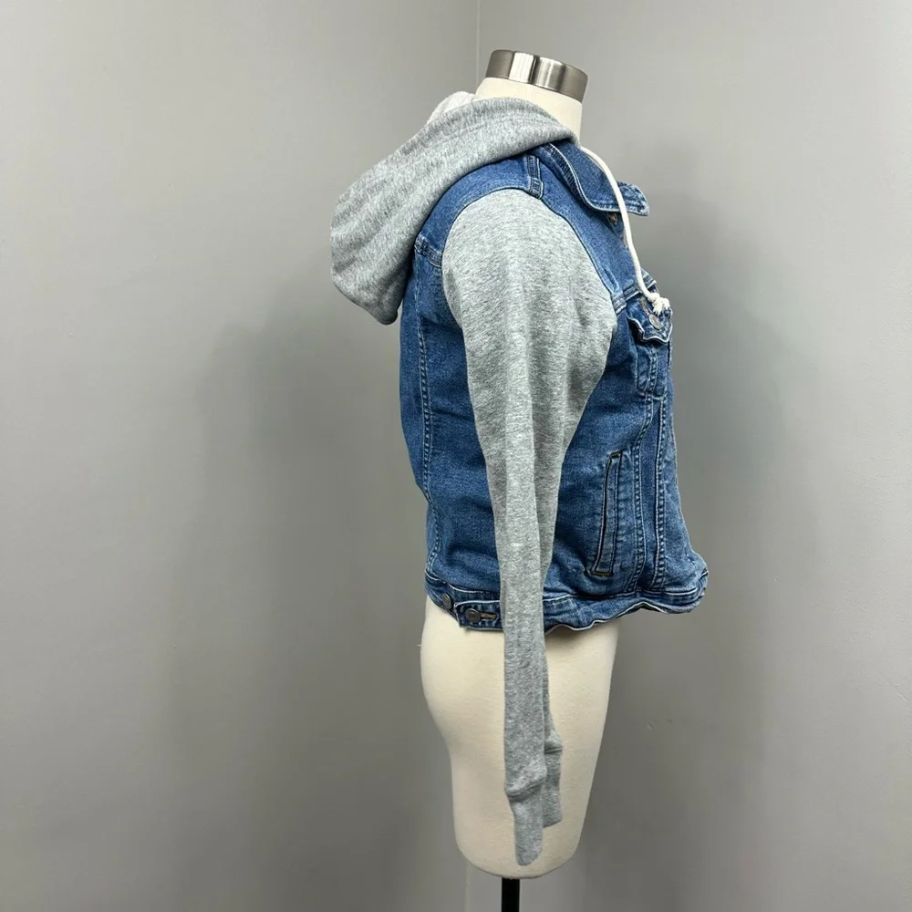 Levis size small