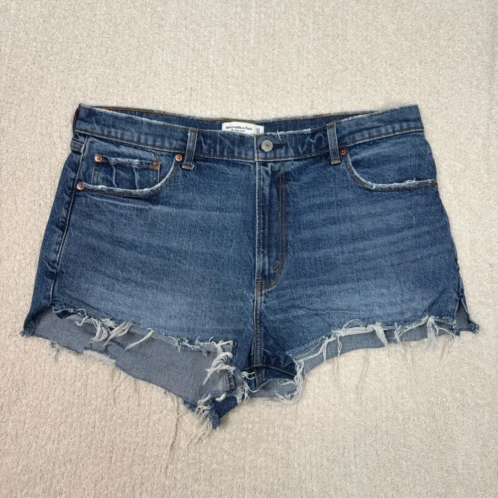 Abercrombie & Fitch Shorts 33‎ Blue The Mom Short High Rise Distressed Cutoff