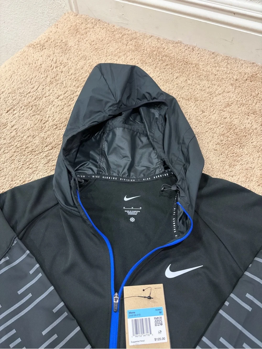 Nike lightweight hooded