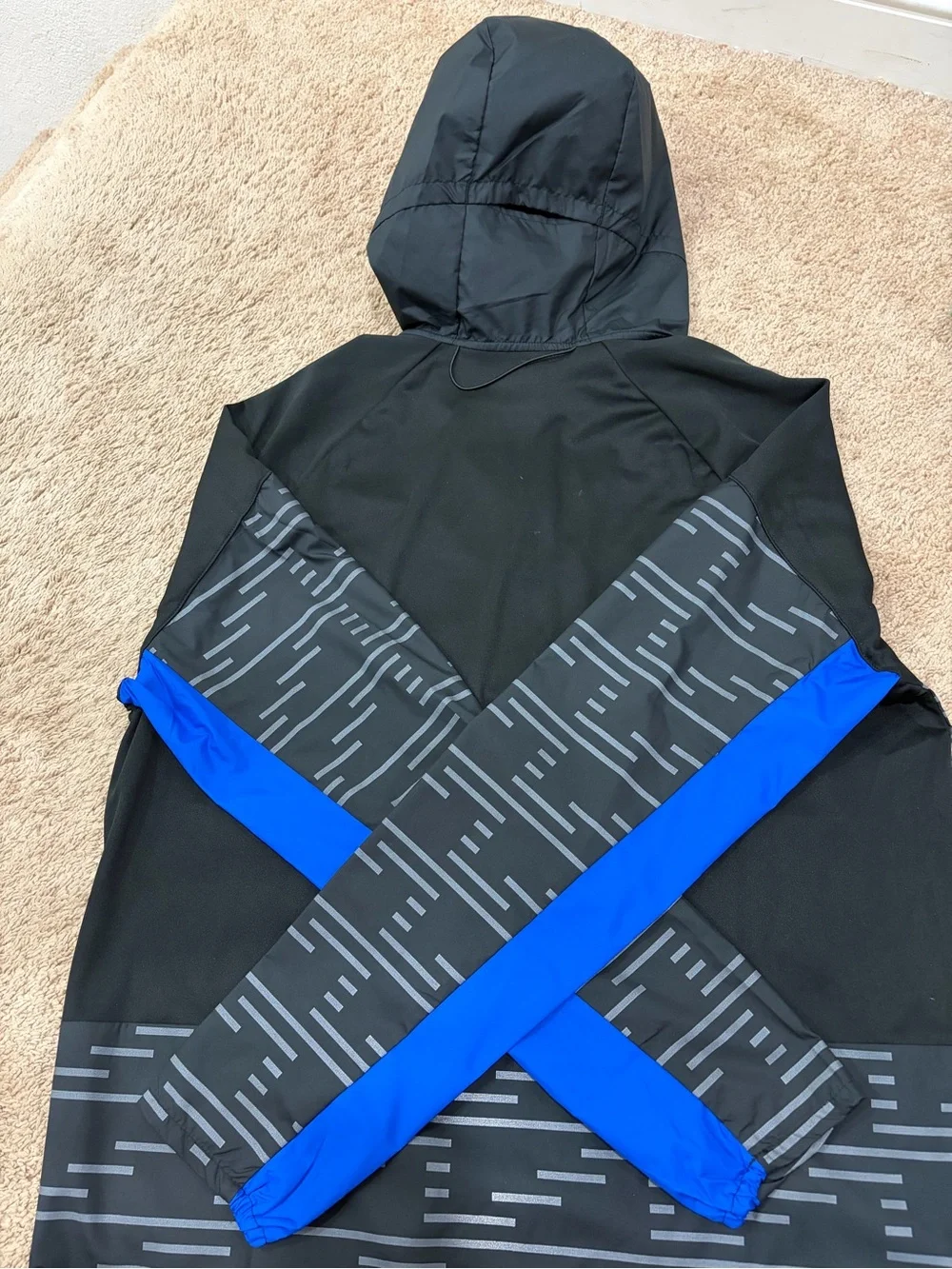 Nike lightweight hooded