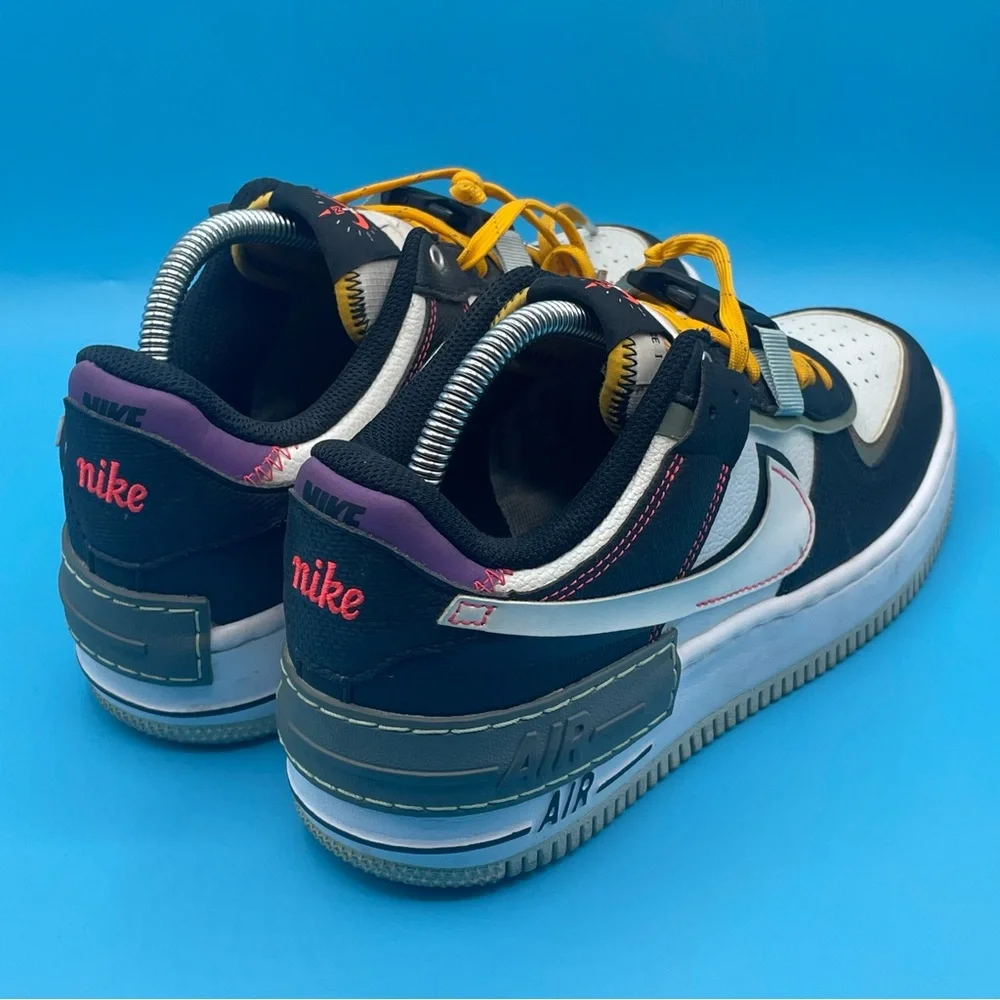 Nike dynamic sneakers