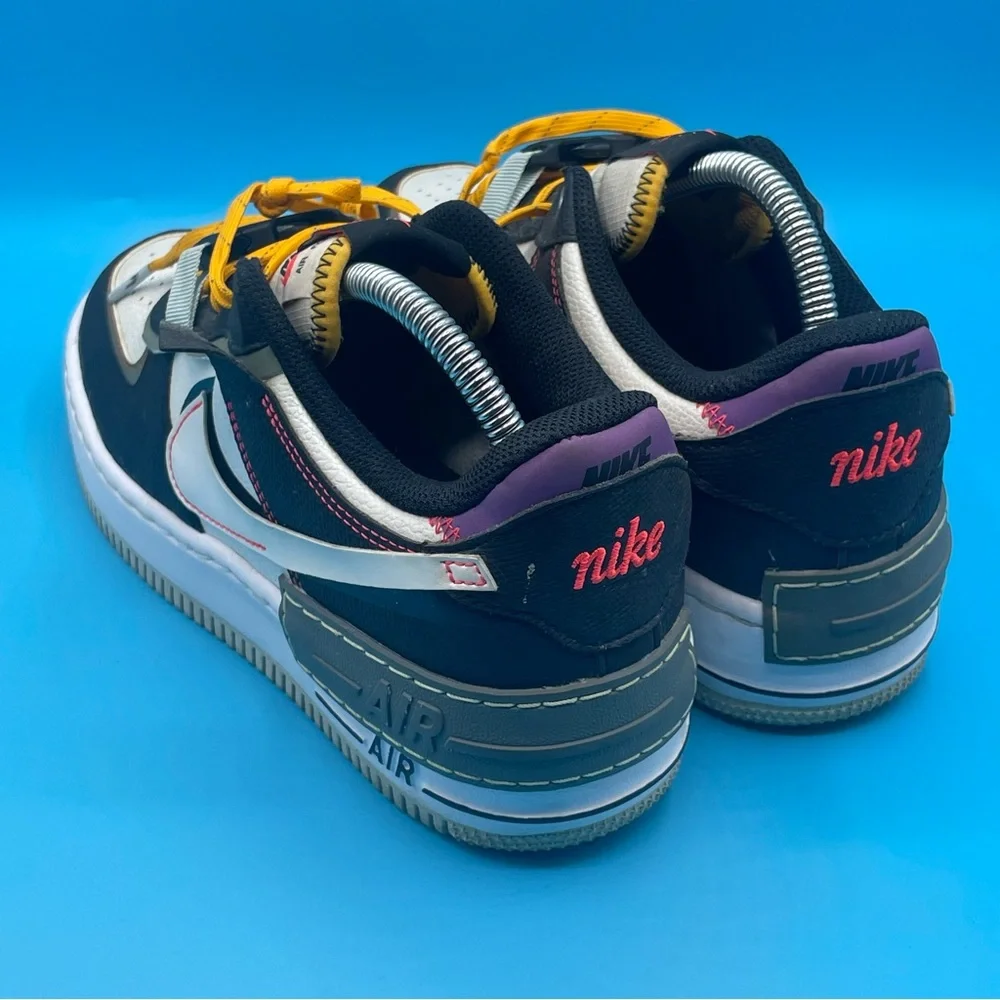 Nike dynamic sneakers