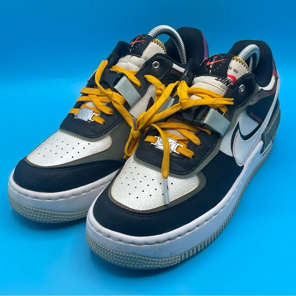 Nike dynamic sneakers