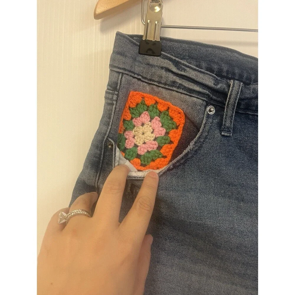 Jessica Simpson Infinite High-Waist Cut Off Jean Shorts - Size 32 Knit‎ Patch