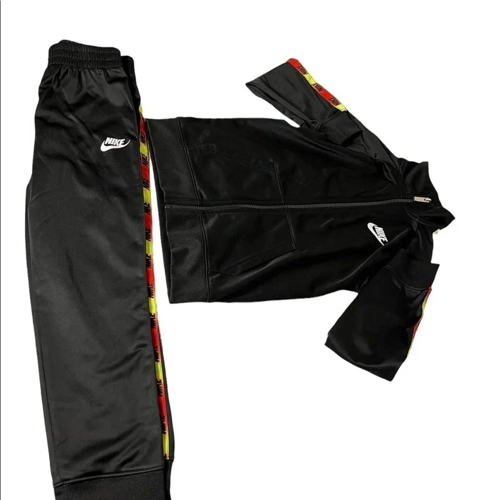 Nike kids track