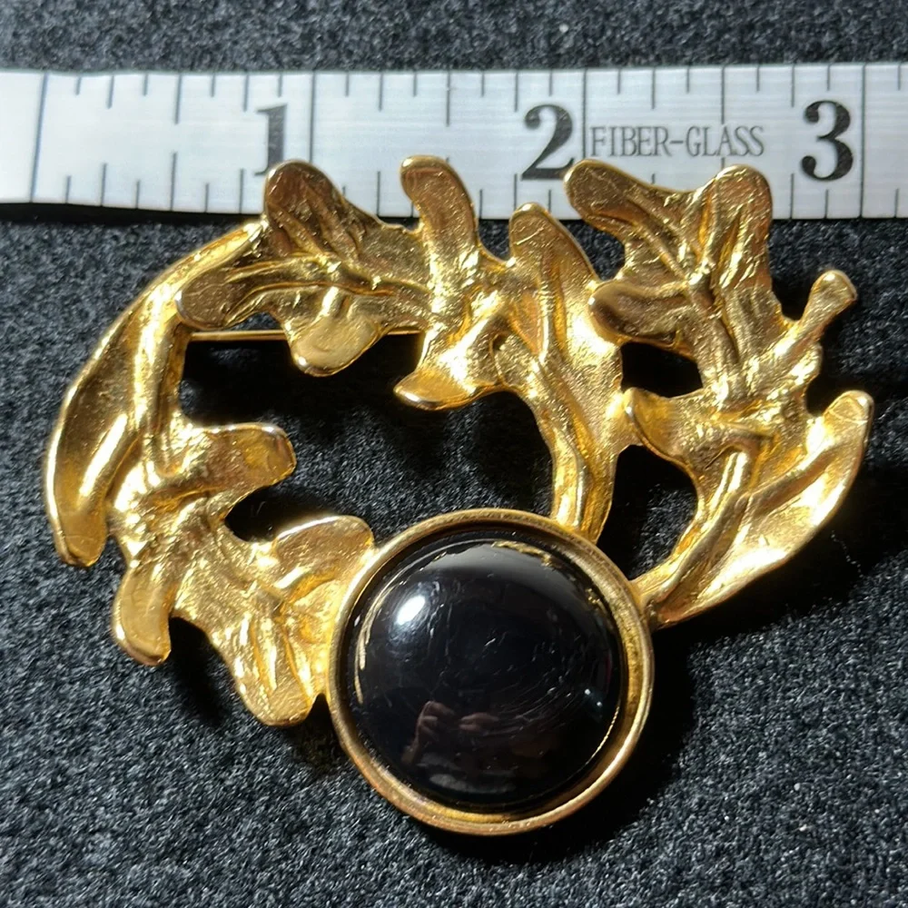 Carol Dauplaise Gold Tone Leaf Brooch with Black Faux Onyx Vintage