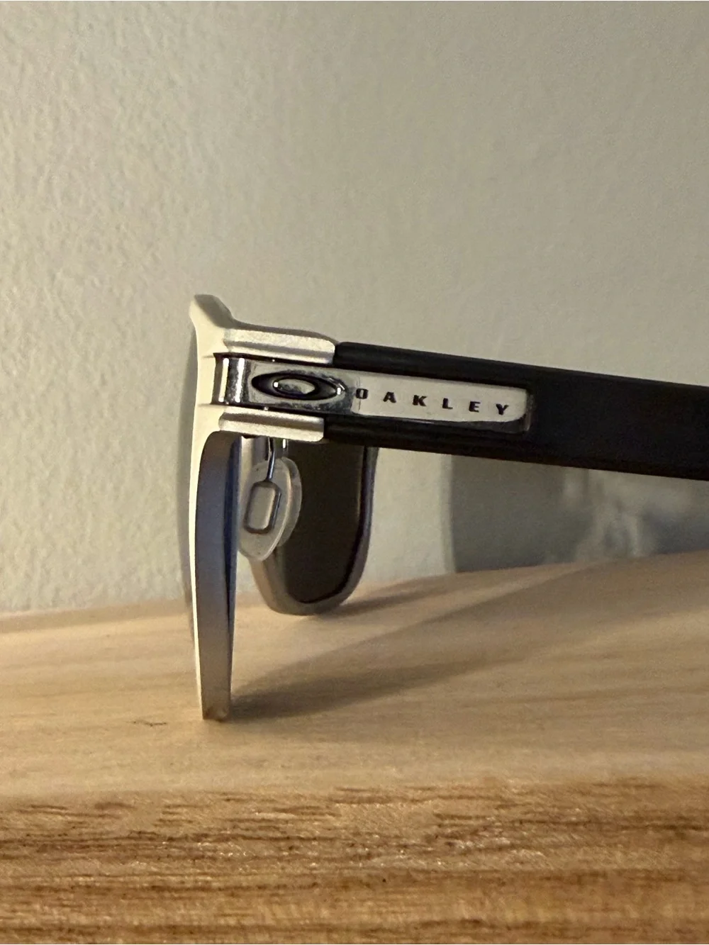 Oakley modern silver