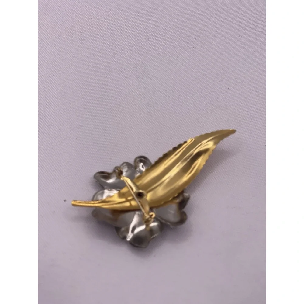 Vintage Filigree Flowers Floral Long‎ Stem pin brooch Gold Tone