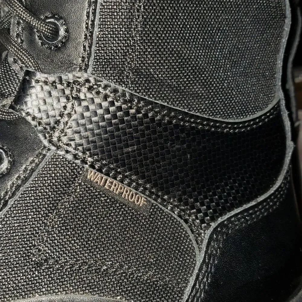 ridge footwear like new