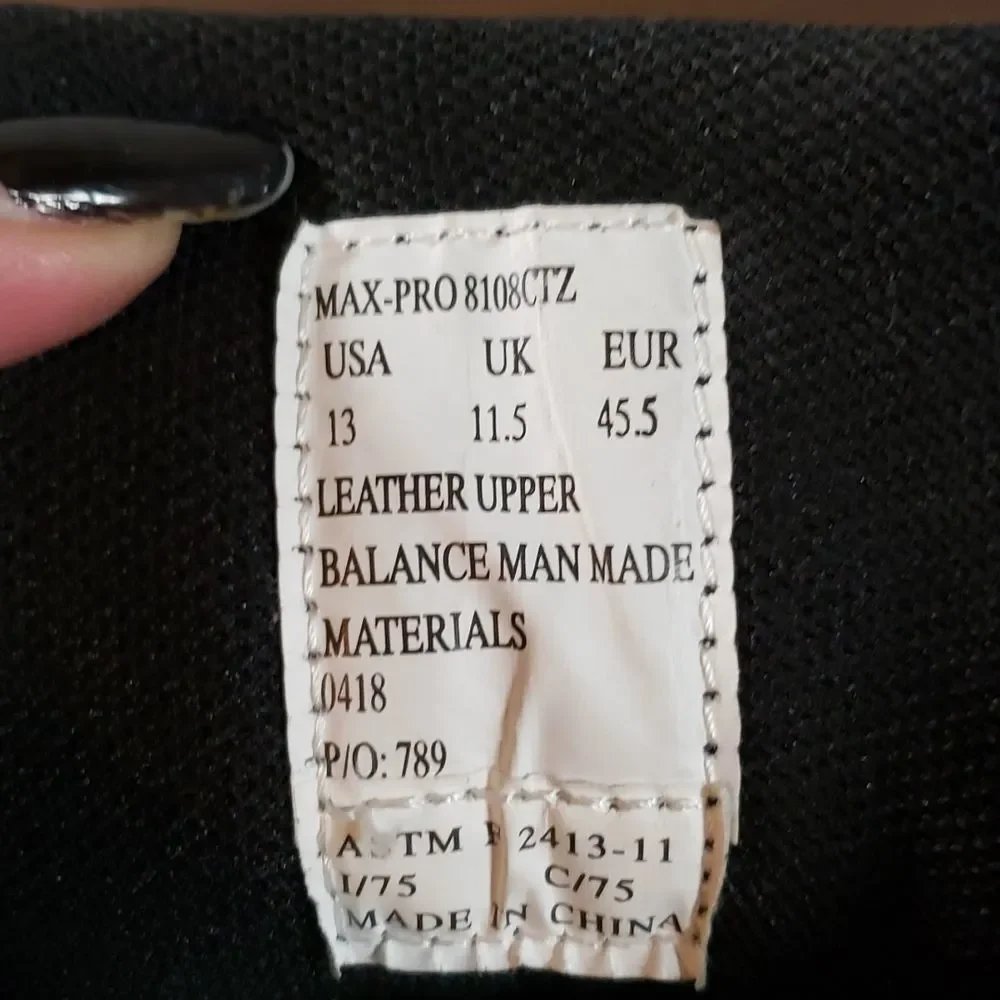 ridge footwear like new