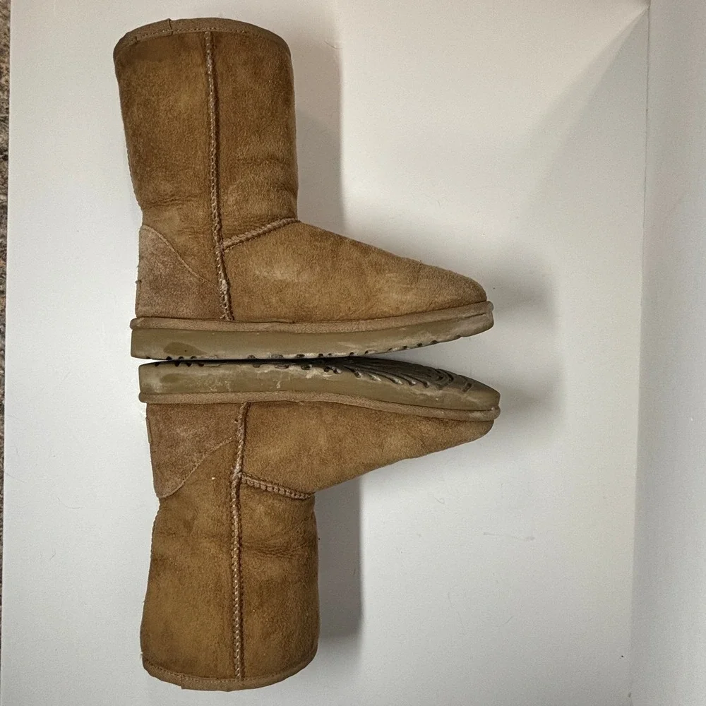 UGG Classic Short II‎ Boots Womens 7 Chestnut Suede Shearling 1016223