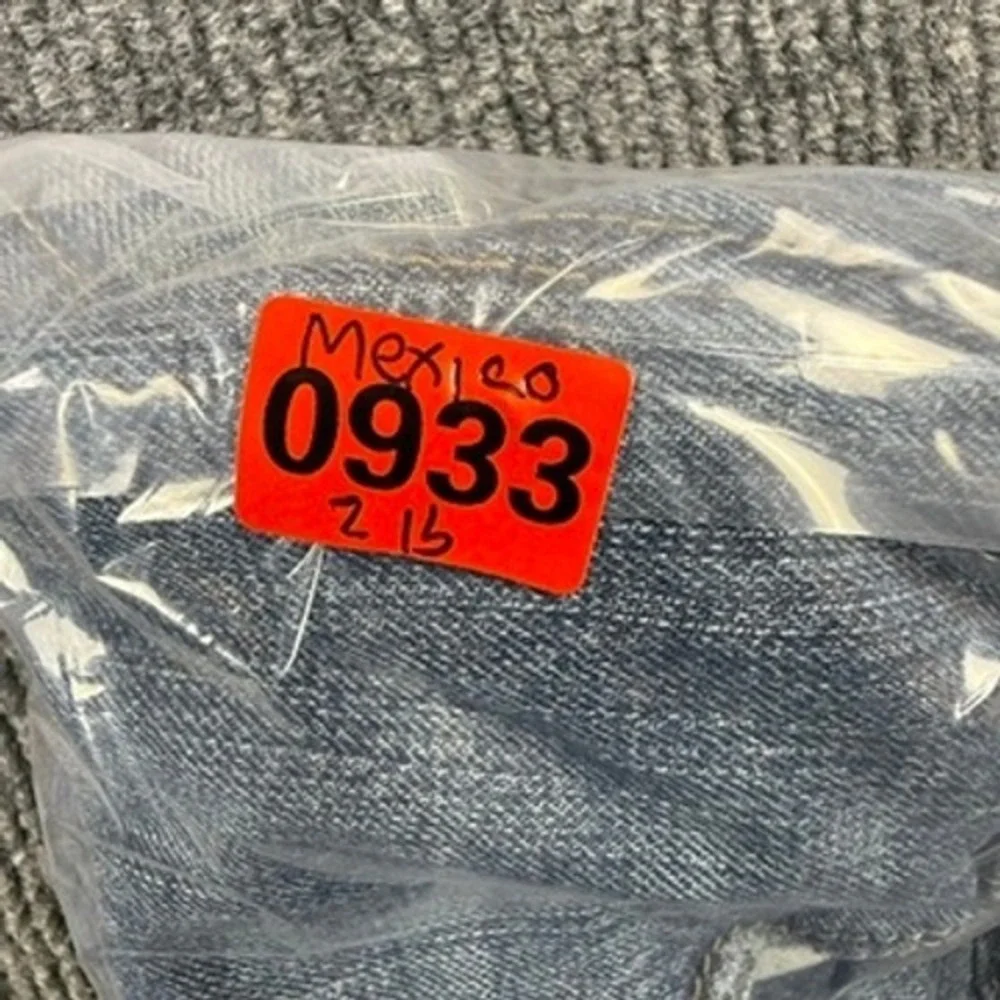 Levis levis 559
