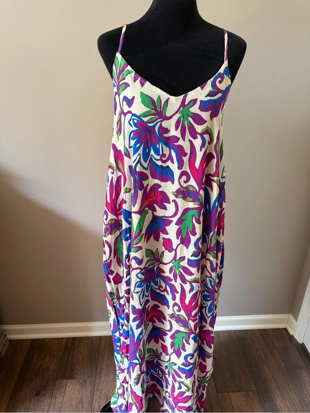 eesome NEW Sleeveless Floral Slip Maxi Dress Cream with Pink, Blue Green Medium