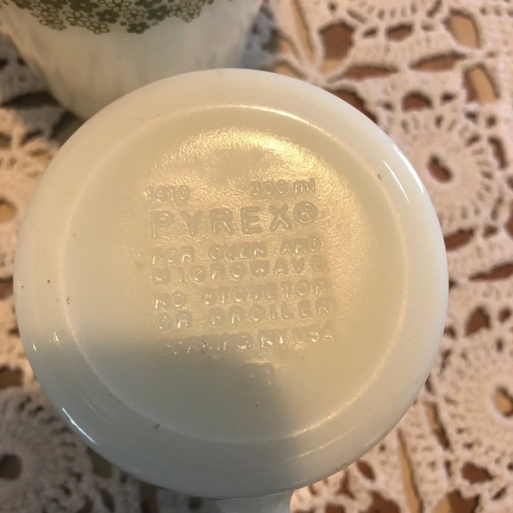 Pyrex beautiful set