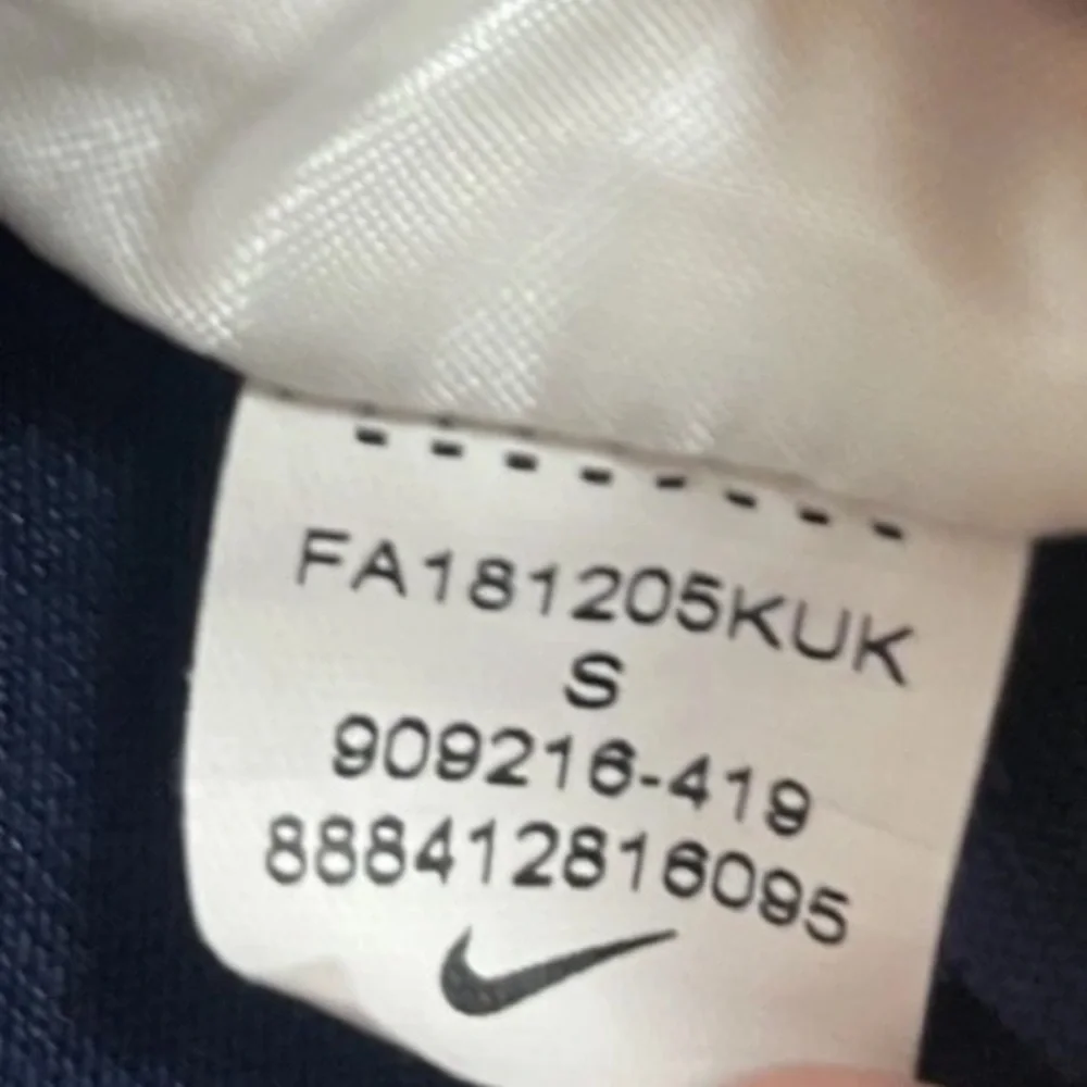Nike women navy