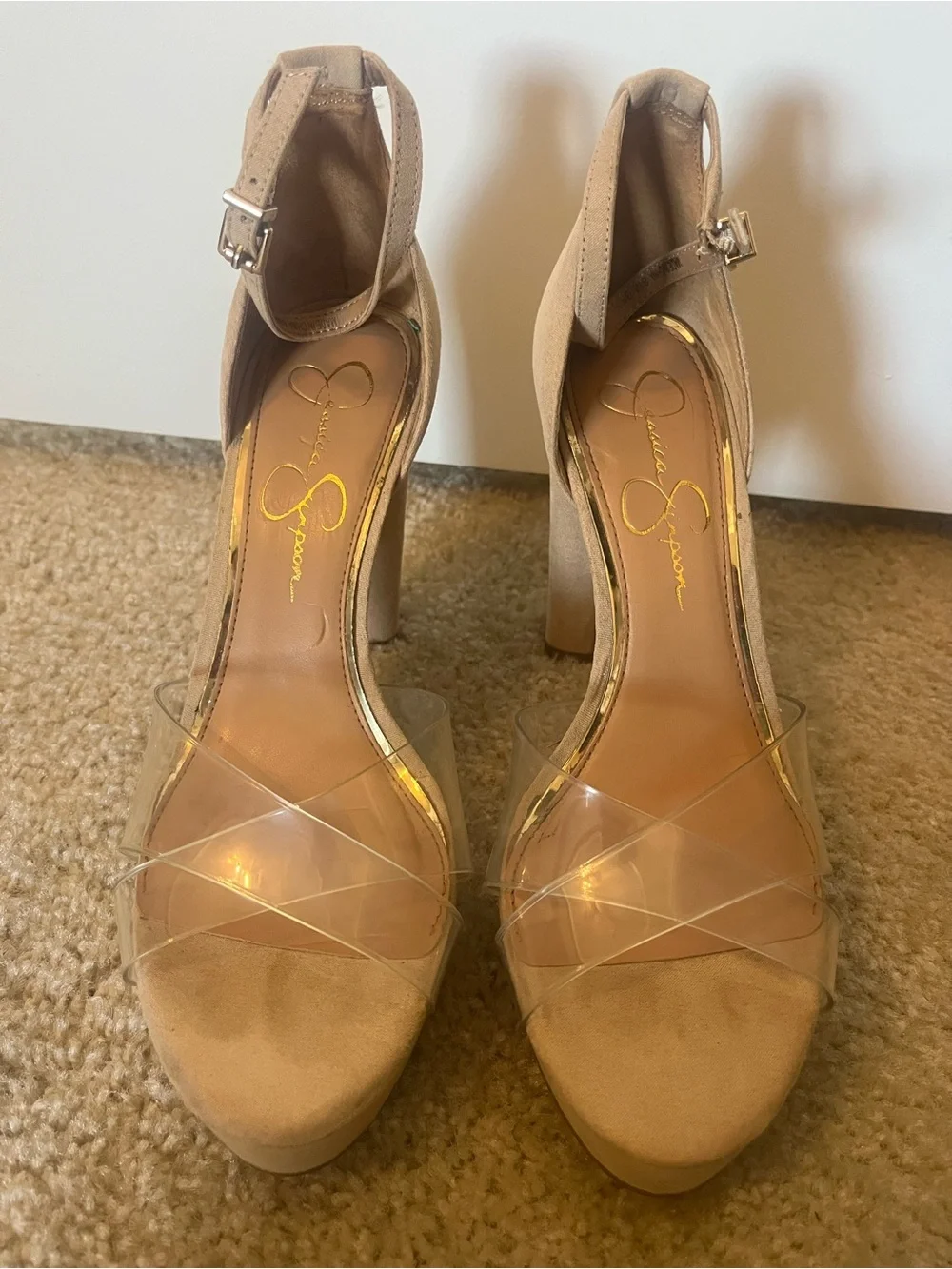 Jessica Simpson stylish tan