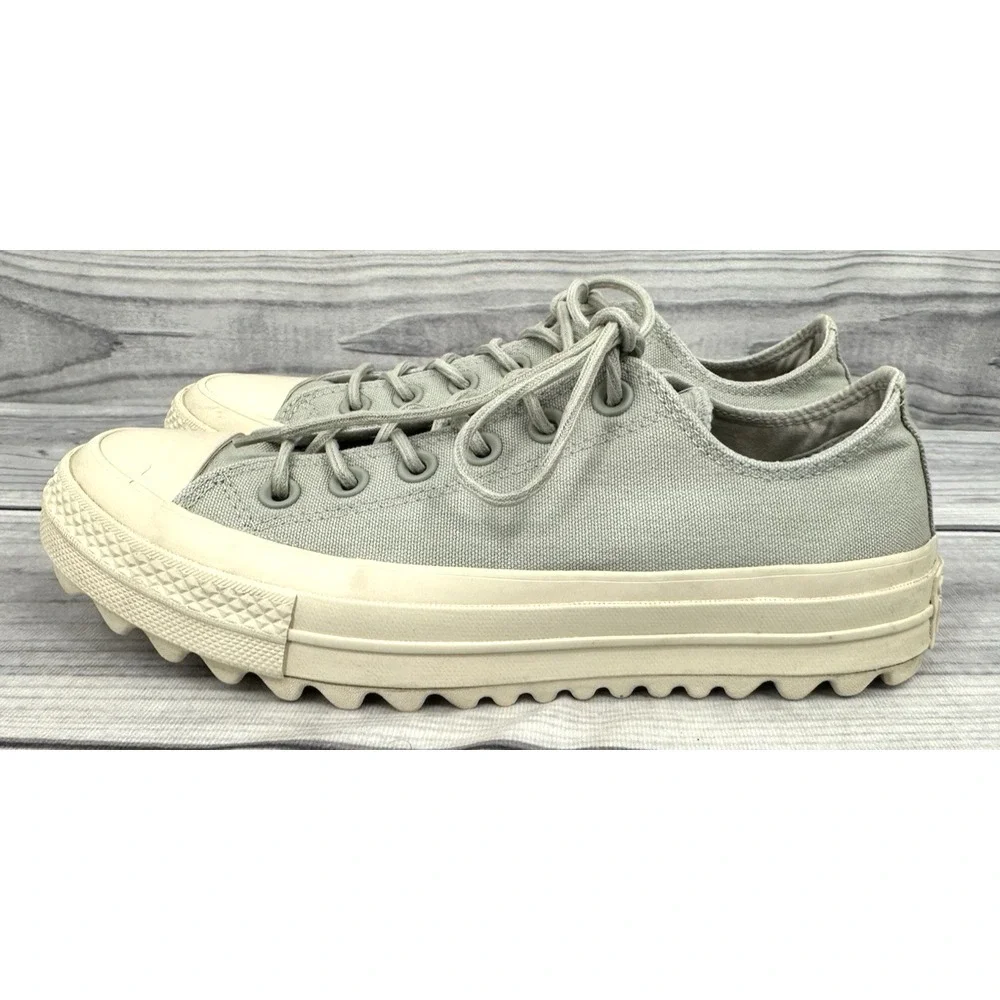 Converse women chuck