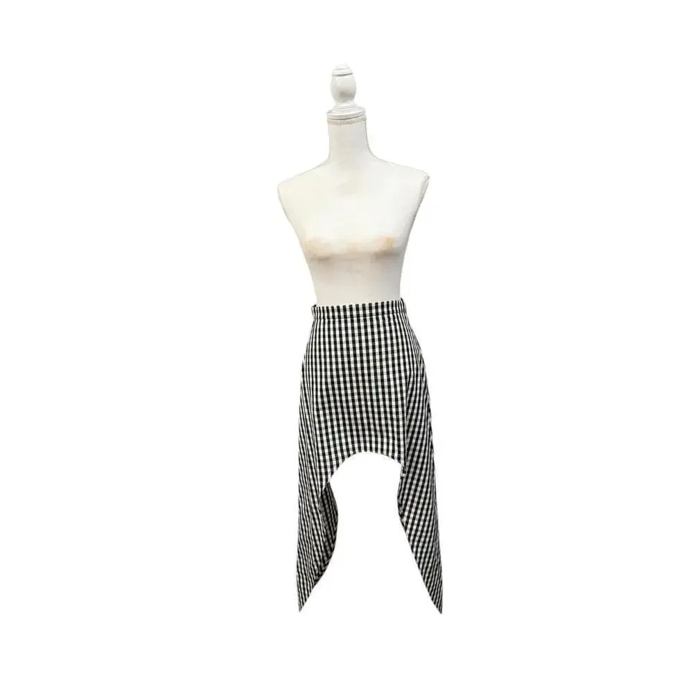 New Burberry Black and White Gingham Asymmetric Handkerchief Hem Skirt, size 4