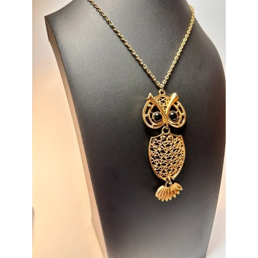 Sarah Coventry vintage necklace