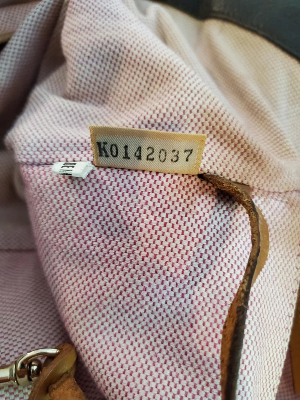 Dooney & Bourke closure lined
