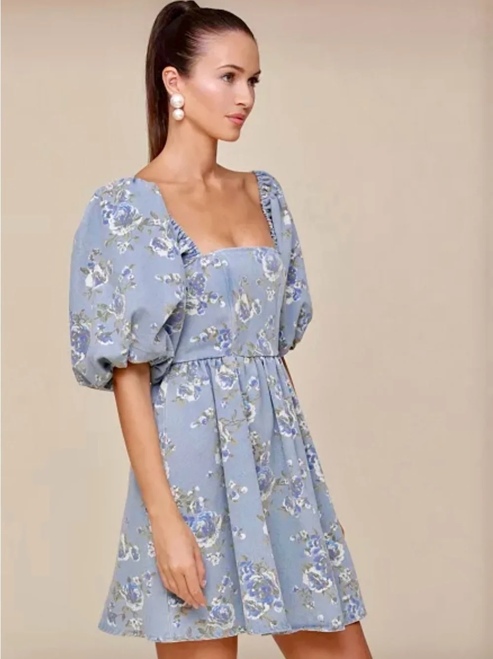 Avec Les Filles flourishing florals