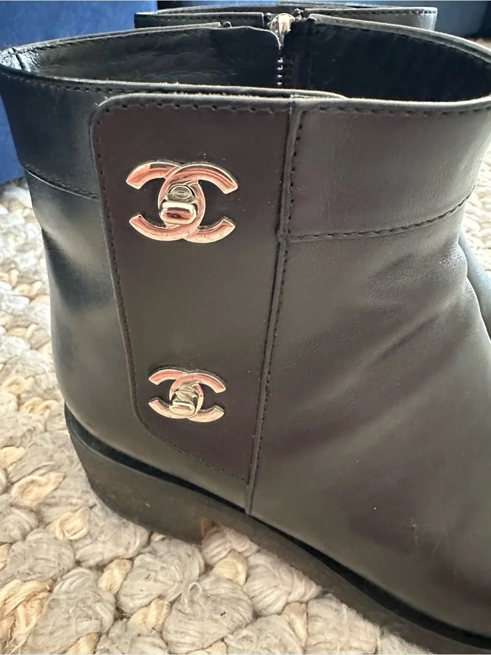 CHANEL cc turn