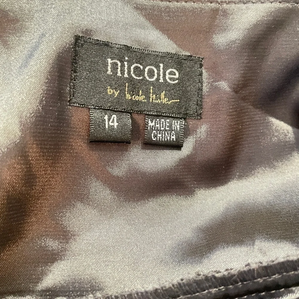Nicole Miller 39” size ptp