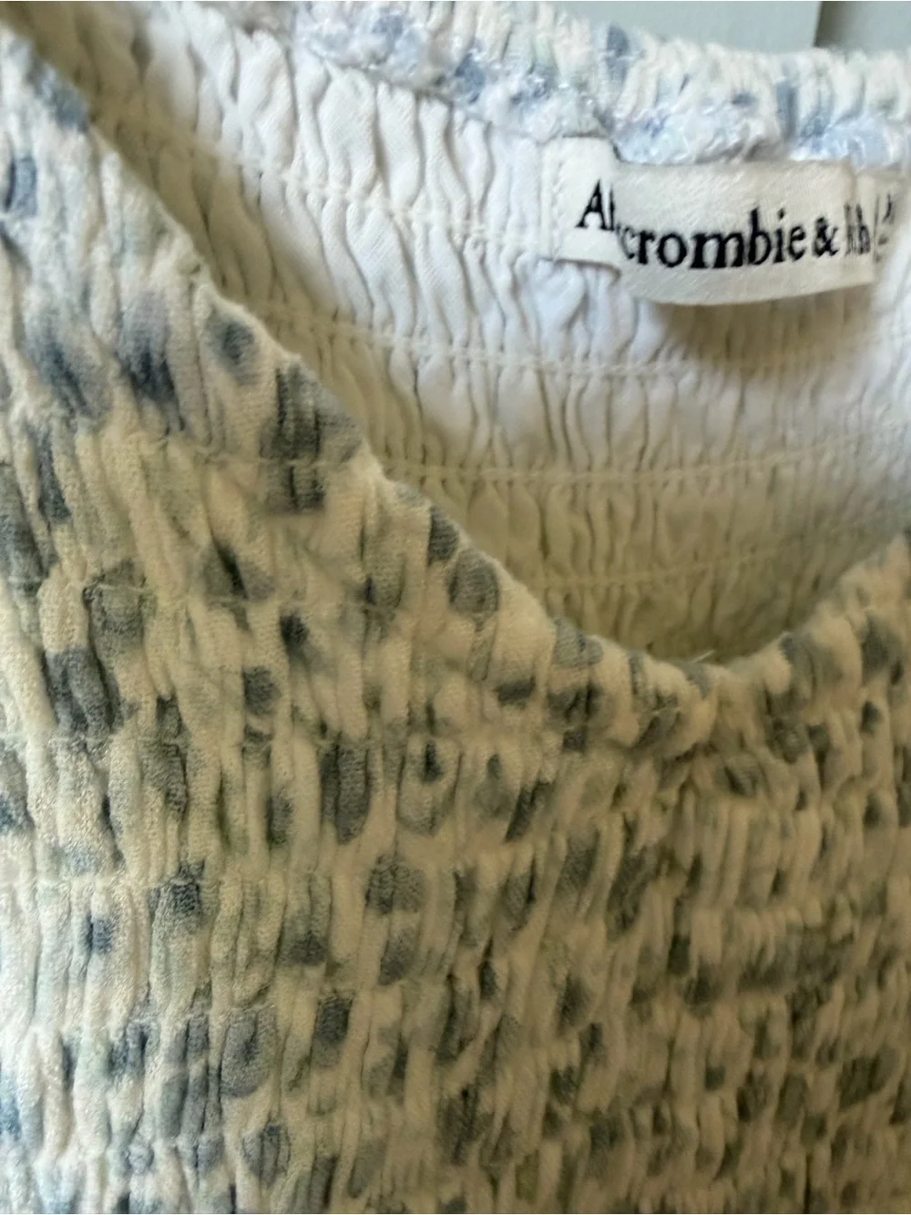 Abercrombie & Fitch soft light