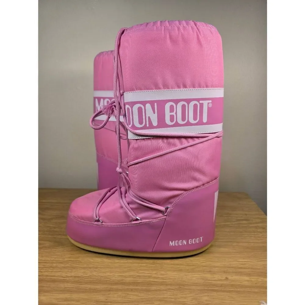 Moon Boot shoes have