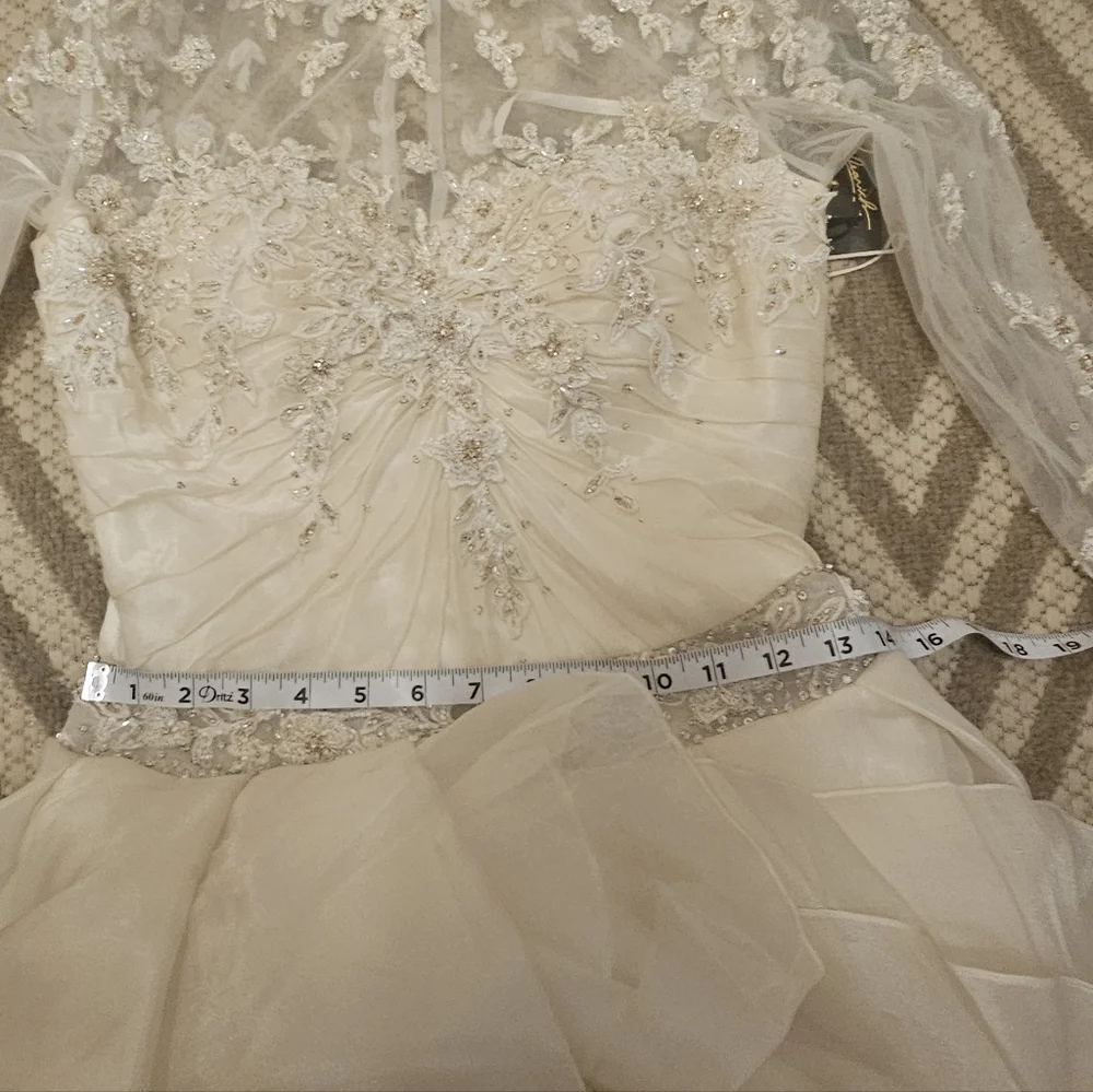 Stephen Yearick Ivory Lace Wedding Dress‎