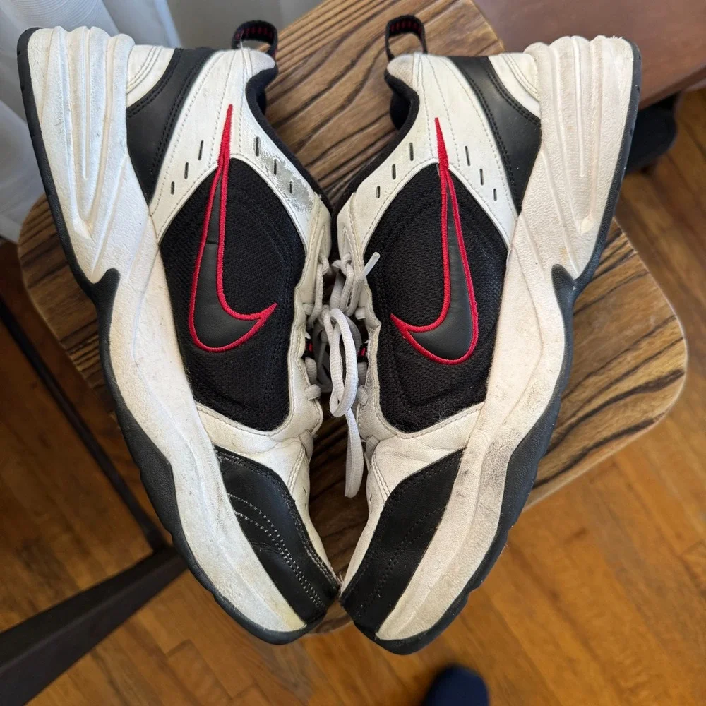 Nike air monarch
