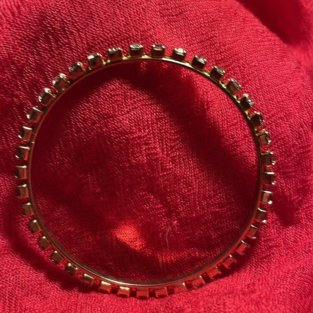 Vintage Unmarked Gold Tone Rhinestone Bangle Bracelet