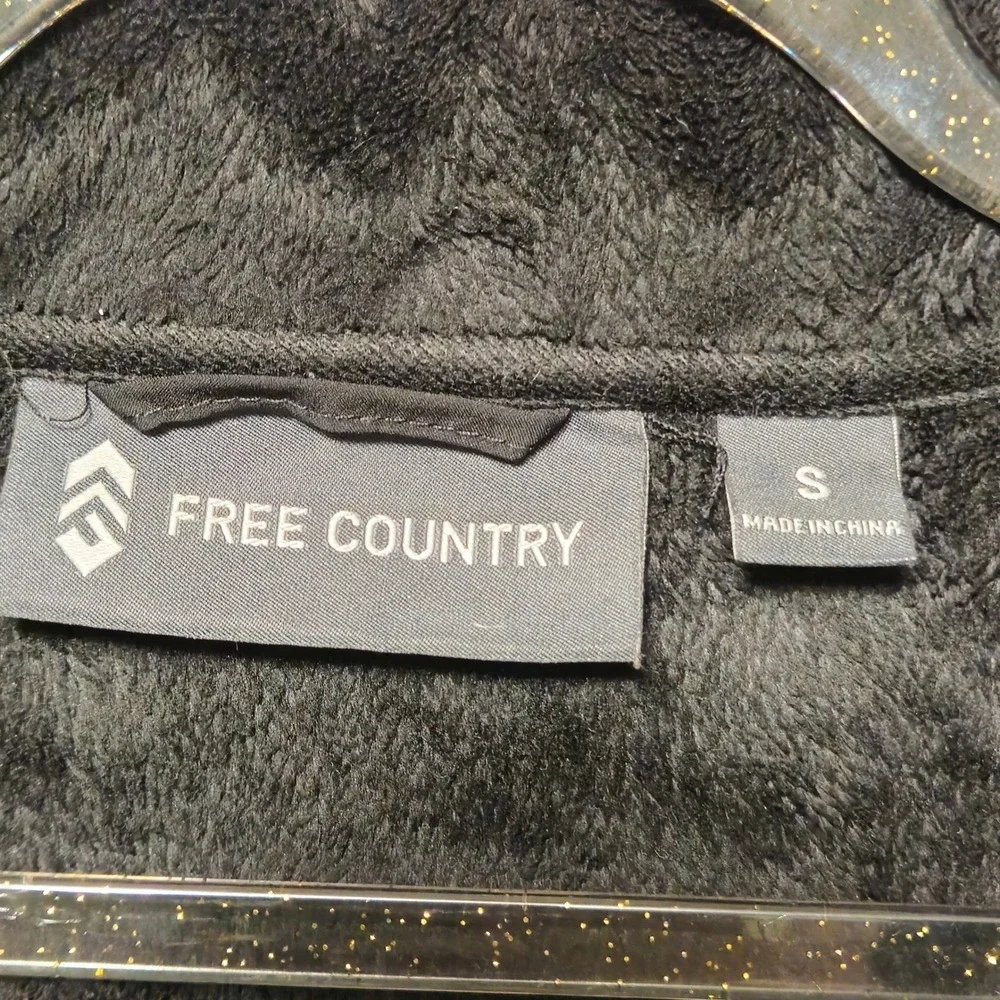 Free Country embrace cozy