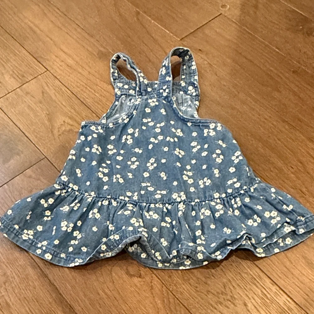 Tahari charming blue